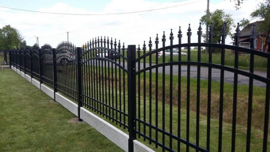 FENCE OF THE PROPERTY